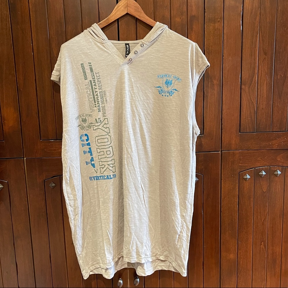 Sleeveless shirt